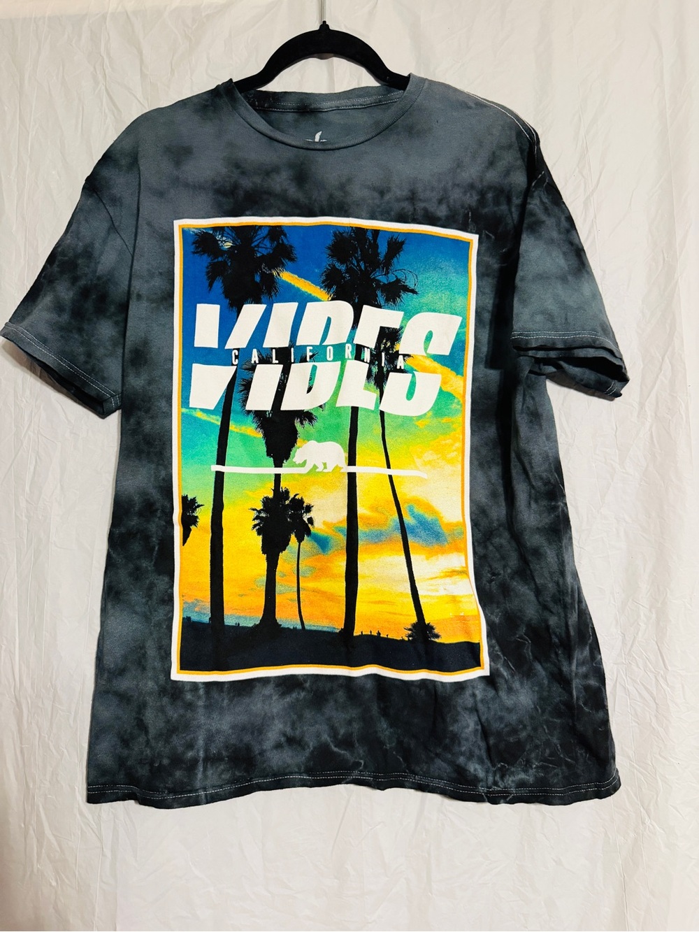 Vibes California T-Shirt Men’s Large Black Tie Dye Palm Trees Graphic Tee